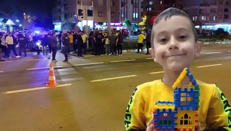 Aileyi Yıkan Kaza: 8 Yaşındaki Çocuk Kamyonet Çarptı