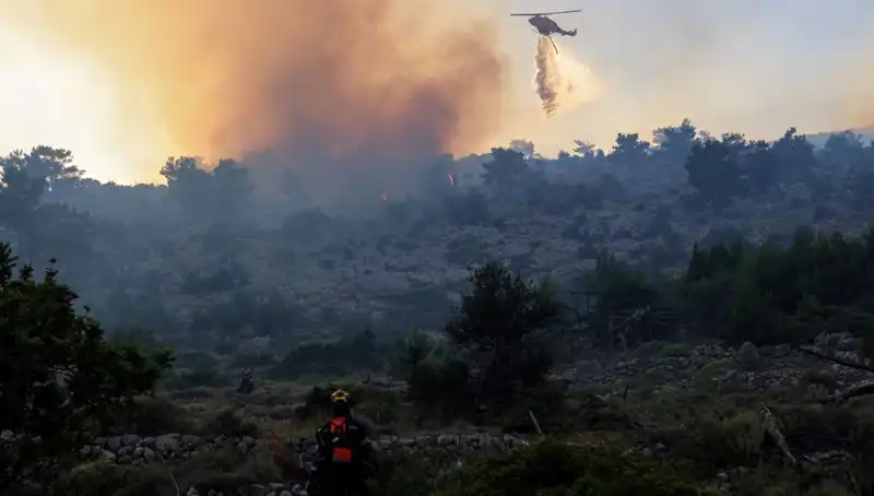 Eğriboz Adası’nda Çıkan Yangın Sebebiyle İki Köy Tahliye Edildi