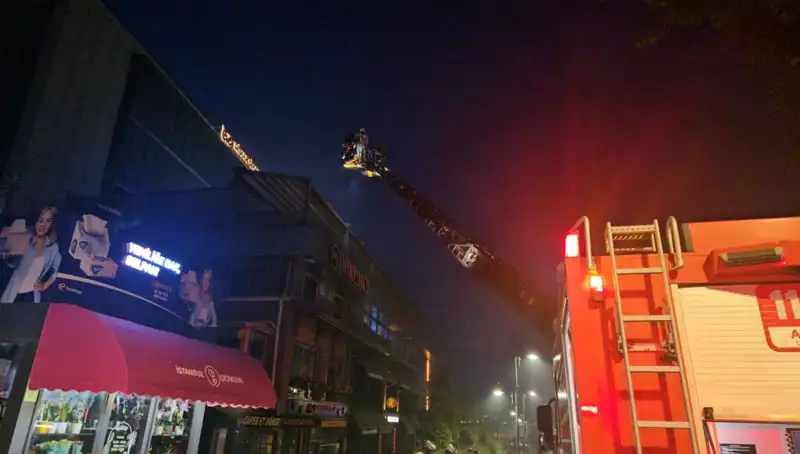 Beşiktaş’ta 3 Katlı Restoranda Korkutan Yangın: Yangın Çıkış Sebepleri ve Sonrası