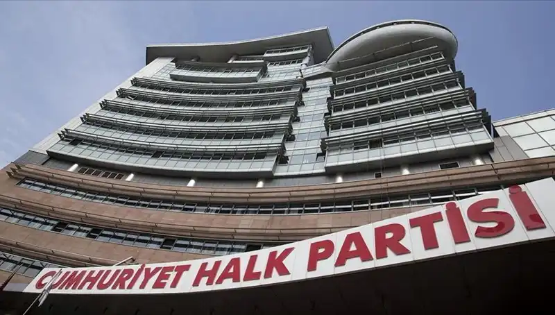 CHP’nin Olağanüstü Kurultayı: Değişim Rüzgarları Estiriyor
