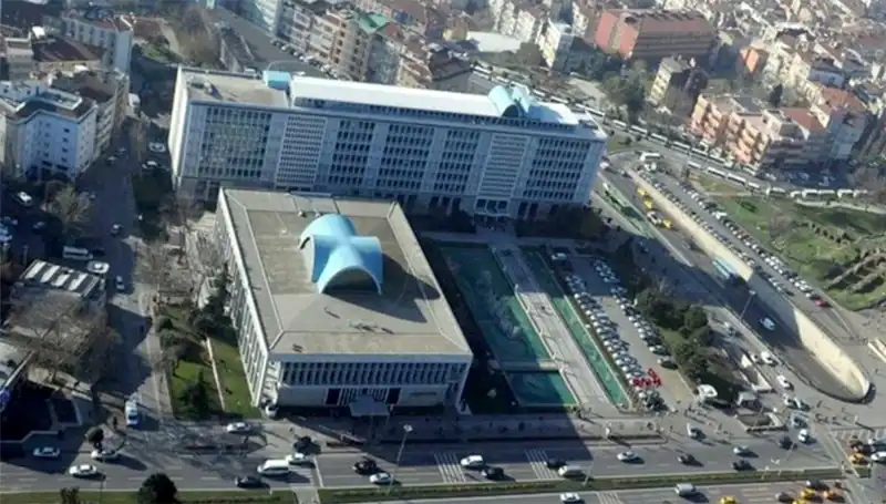 İBB Soruşturmasında "Enderun" WhatsApp Grubunun Gizemli Mesajları Gündemde