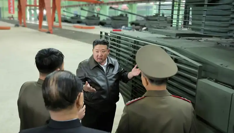 Kuzey Kore Lideri Kim Jong-un'dan Savaş Uyarısı: "Daha Fazla Üretin!"