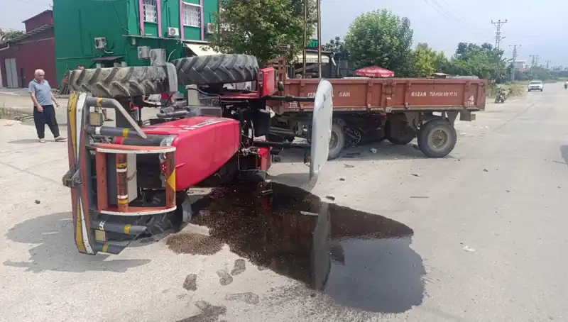 Otomobil ile Çarpışan Traktör Devrildi: Feci Kazada 2 Yaralı