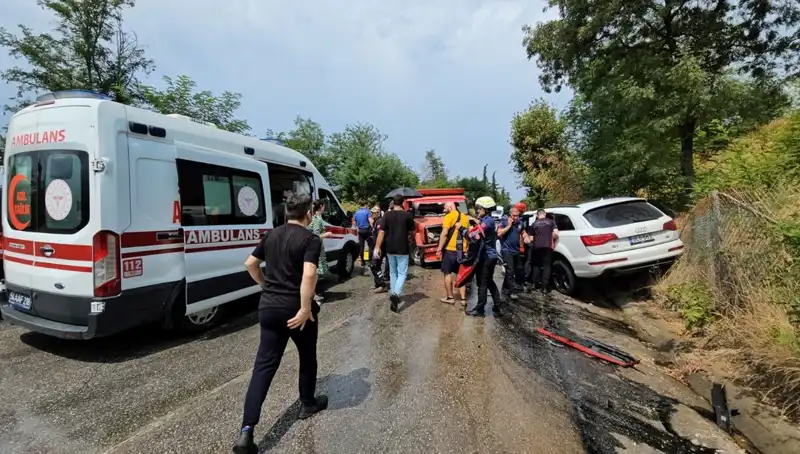 Sakarya'da Kamyonet ile Cip Çarpıştı: 4 Çocuk, 5 Yaralı