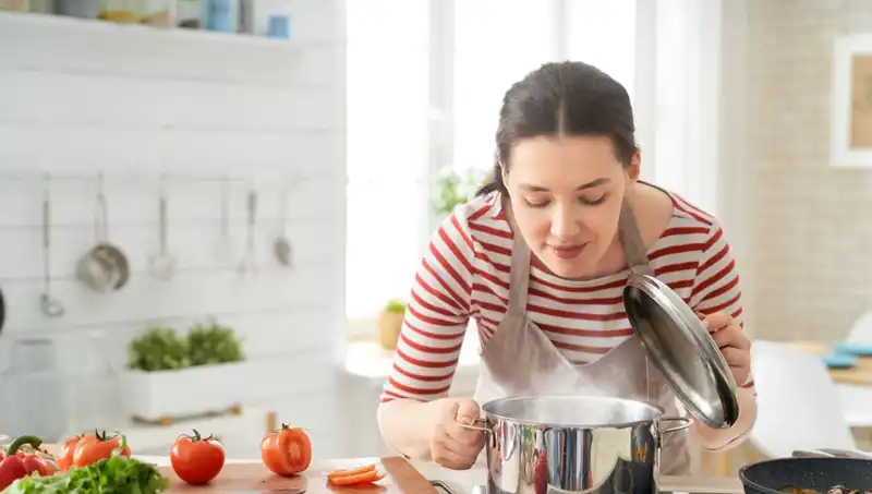 Yemek Hazırlarken Yapılan 5 Ölümcül Hata: Uzmanlar Uyarıyor!