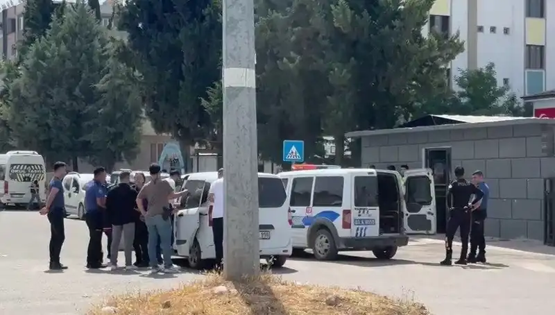 Adliye Önünde Yaşanan Aile Kavgası: 5 Yaralı, 7 Gözaltı!