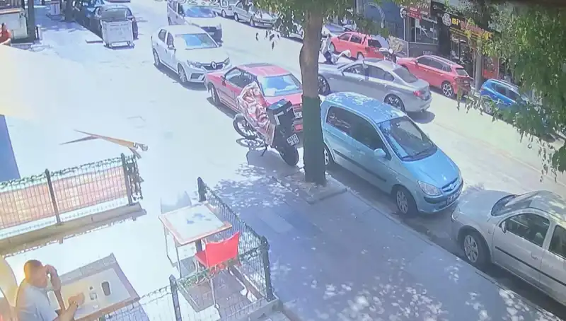 Karşıdan Karşıya Geçerken Araba Çarpan Adam Hayatını Kaybetti