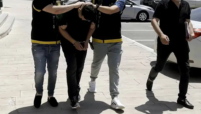 Mezarlıkta Şok! Hırsız Suçüstü Yakalandı, Olayın Perde Arkası Ortaya Çıktı