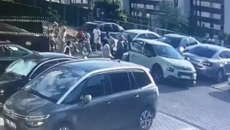 Eşi ve Yakınlarını Arabayla Ezdi: Şok Olacak Detaylar!