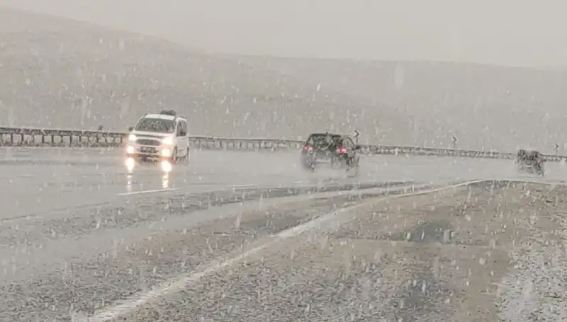 Baharın Gelişini Kar Süpriziyle Karşılamak: Nisan'da Yaşananlar