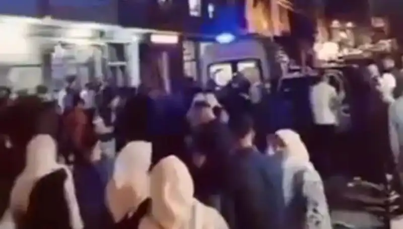 14 Yaşındaki Kader’in Balkondan Düşmesi: Aile ve Komşular Şokta