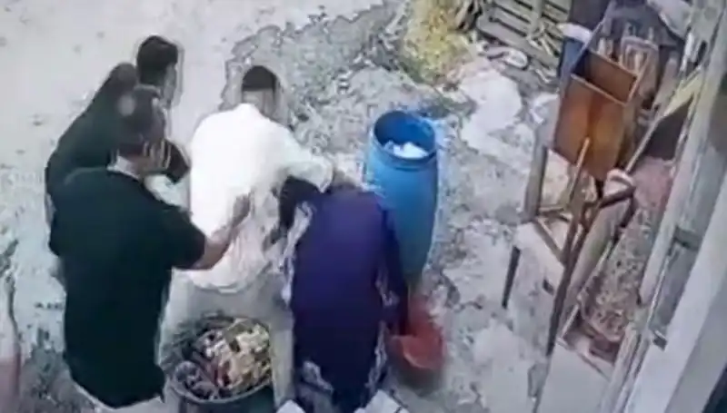 Başakşehir’de Bidon Tartışması, Baba ve Oğulun Kadına Saldırmasına Yol Açtı