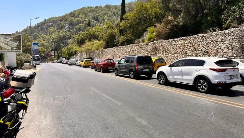 Fethiye-Ölüdeniz Yolunda Uzun Kuyruklar, Tatilci Akını Sürüyor