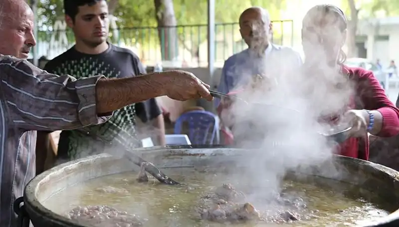 Gadir-i Hum Bayramı: Anlamı, Kutlamaları ve En Güzel Mesajlar