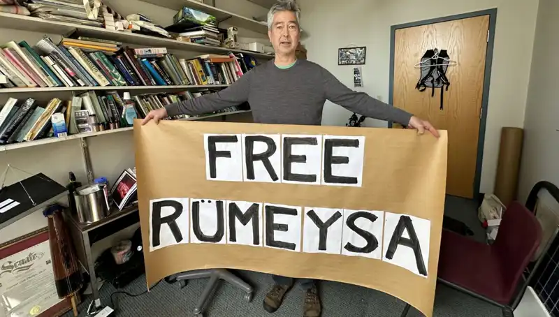 Rümeysa Öztürk İçin ABD'li Profesörden Cesur Açlık Grevi Başladı