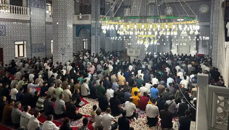 Iğdır'da İlk Bayram Namazı Coşkusu: Gelenekler Yeniden Canlandı