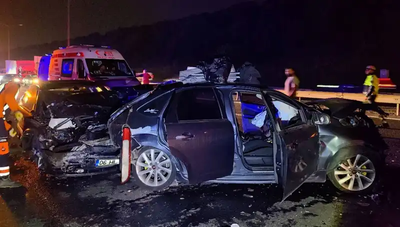 TEM Otoyolu'nda Zincirleme Kaza: Yedi Kişi Yaralı, Trafik Durma Noktasına Geldi