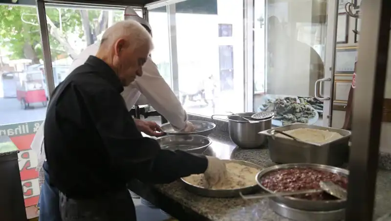 60 Yıllık Tecrübe ile Ciğer Ustalığında Zirveye Tırmanan Usta