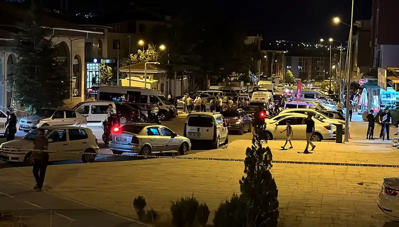 İki Aile Arasında Kanlı Kavga: 1'İ Ağır Yaralı, 3 Yaralı Daha