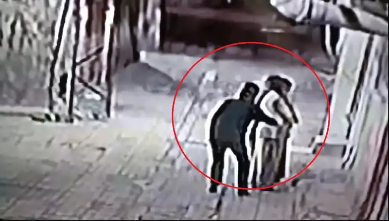 Polislerin Pazarcı ve Simitçi Kılığıyla Kapkaç Operasyonu