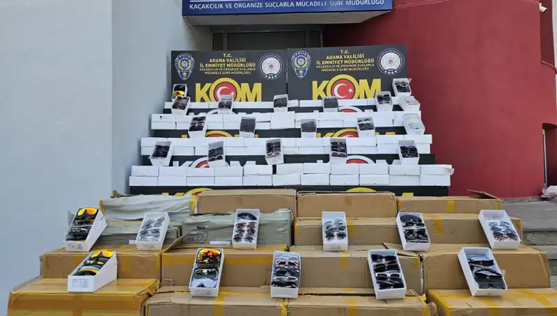 Adana'da Dev Gözlük Operasyonu: 12 Bin Kaçak Güneş Gözlüğü Ele Geçirildi