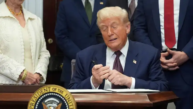 Trump’tan Beyaz Saray’a Lüks Yenileme: 200 Milyon Dolar Bağışla Gerçekleşecek
