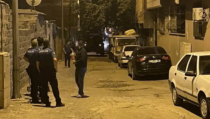 Polise Ateş Açan Şüpheli Bacaklarından Vuruldu, Yakalandı!