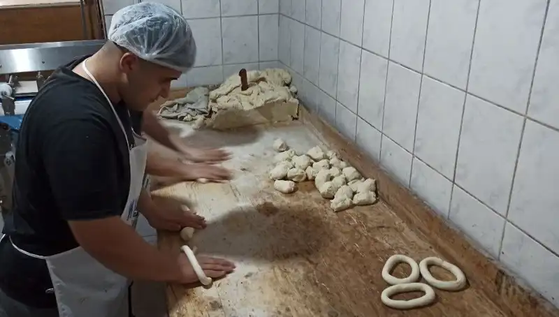 113 Yıllık Geleneğin Sırrı: Taş Fırında Odun Ateşinde Pişirme Sanatı