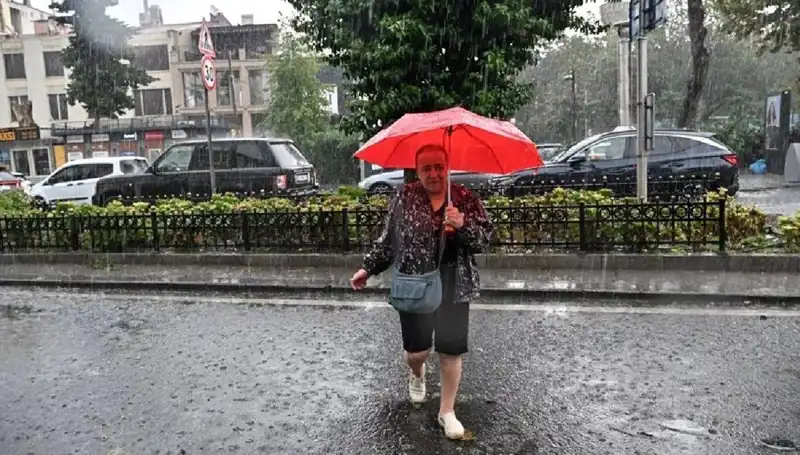 Türkiye'de Sarı Kodlu Yağış Uyarısı: Hangi Şehirler Etkilenecek?