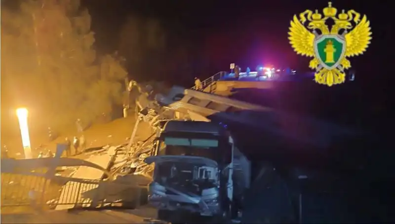 Rusya'da Tren Üzerine Çöken Köprü: Facianın Ayrıntıları ve Son Gelişmeler