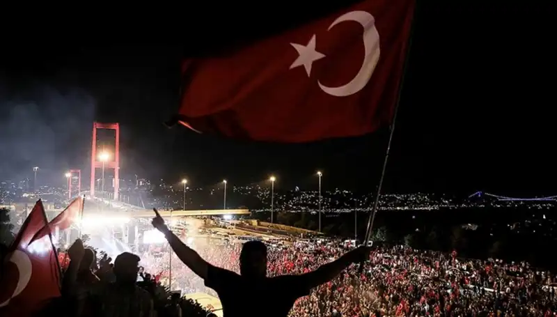 15 Temmuz'un Anısına Özel Gösterim: "En Uzun Gece" Külliye'de Sahnelenecek